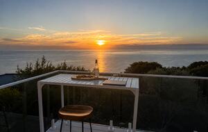 Mount Martha Home with Port Phillip Bay Sunsets - Melbourne, Australia