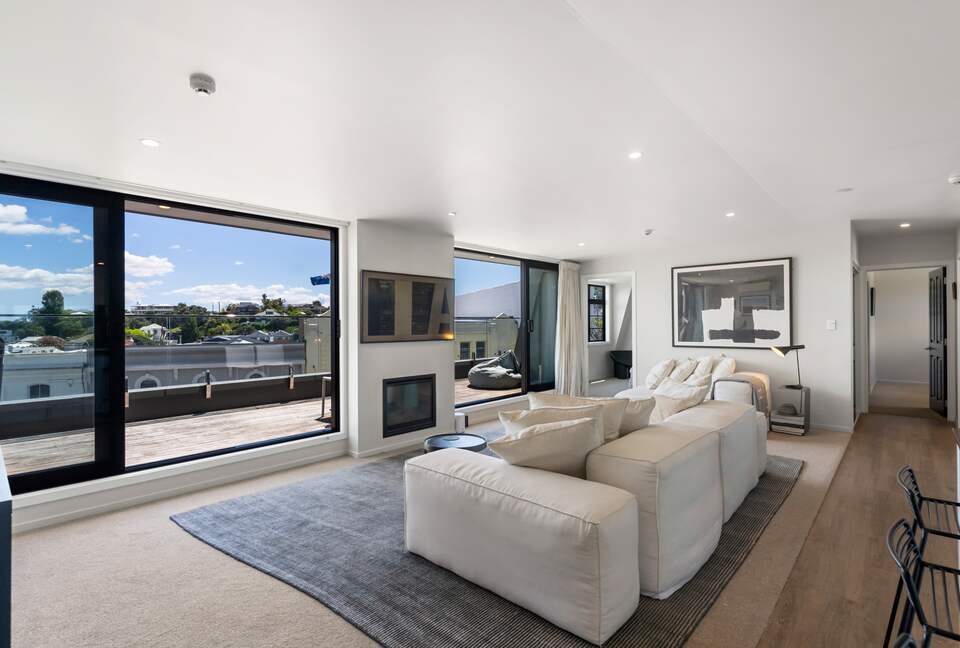 Devonport Penthouse with Harbour Views and Ferry Access - Auckland, New Zealand
