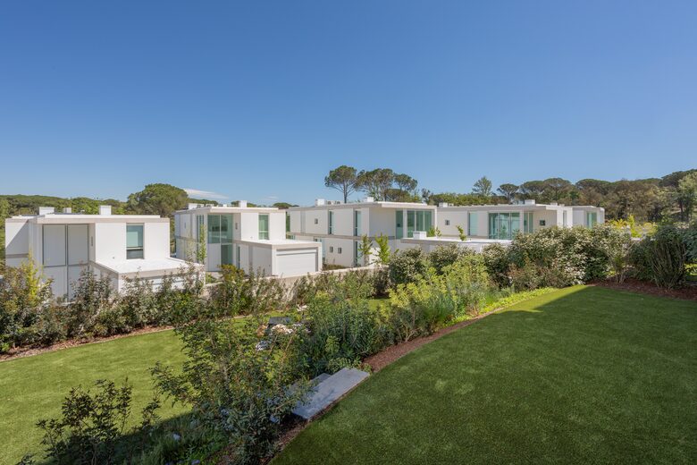 Contemporary Garden Residence at Camiral - Caldes de Malavella, Girona, Spain