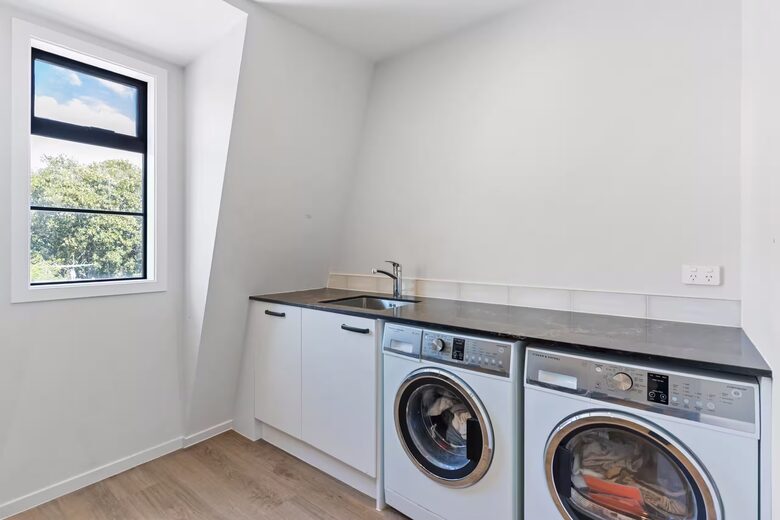 Devonport Penthouse with Harbour Views and Ferry Access - Auckland, New Zealand