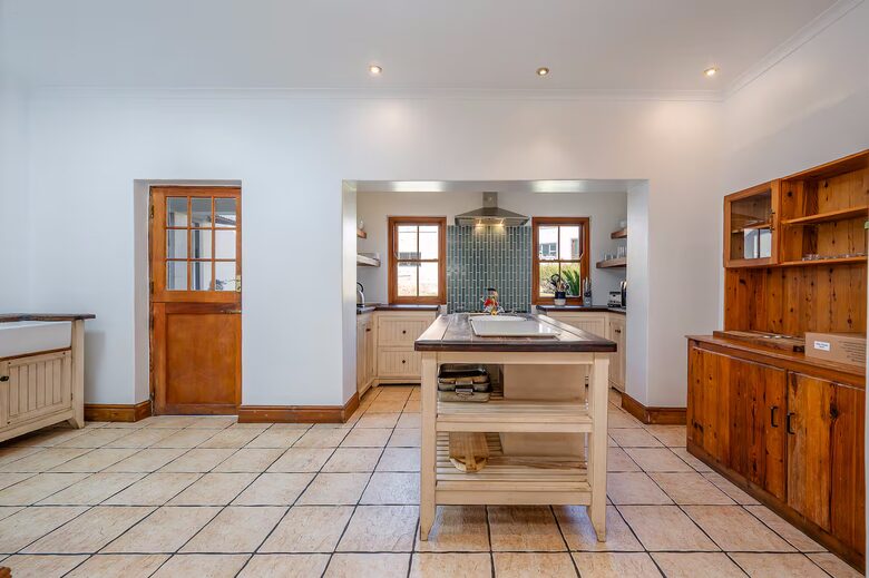 Stellenbosch Vineyard Manor - Stellenbosch, South Africa