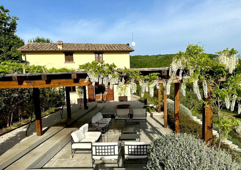 Secluded Stone Farmhouse with Pool & Sweeping Umbrian Views - Montone, Italy