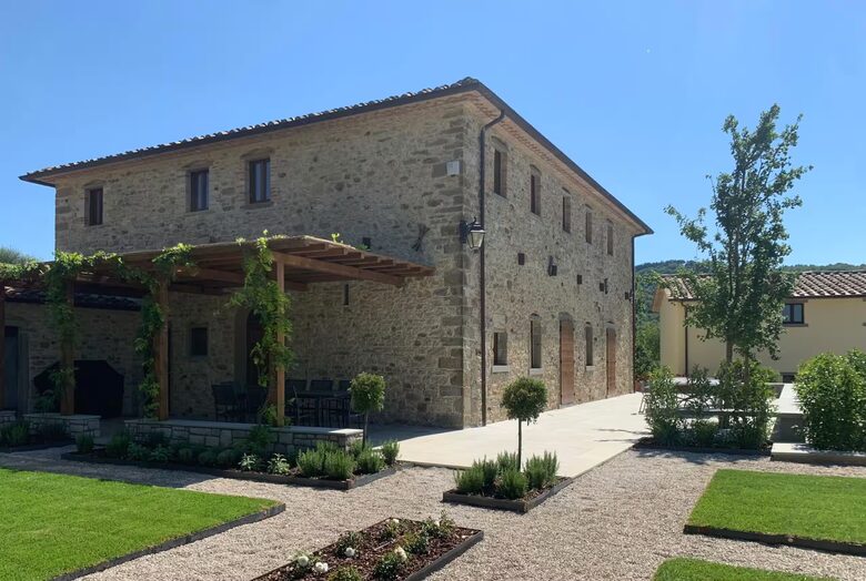 Secluded Stone Farmhouse with Pool & Sweeping Umbrian Views - Montone, Italy