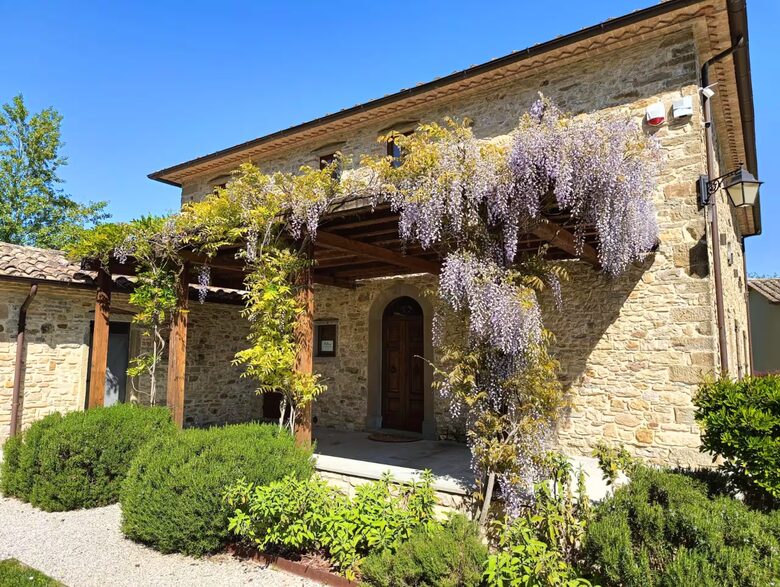 Secluded Stone Farmhouse with Pool & Sweeping Umbrian Views - Montone, Italy