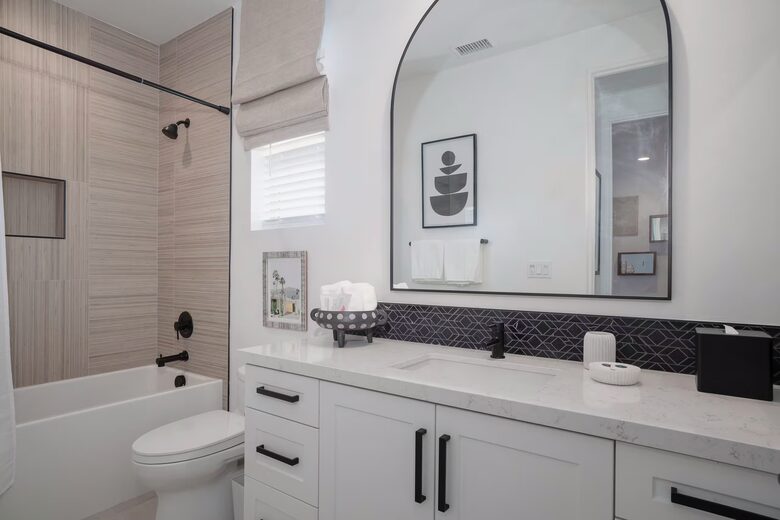 Luxe Desert Escape | On 18th Hole with Private Pool & Hot Tub - La Quinta, California