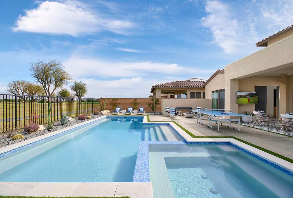 Luxe Desert Escape | On 18th Hole with Private Pool & Hot Tub - La Quinta, California