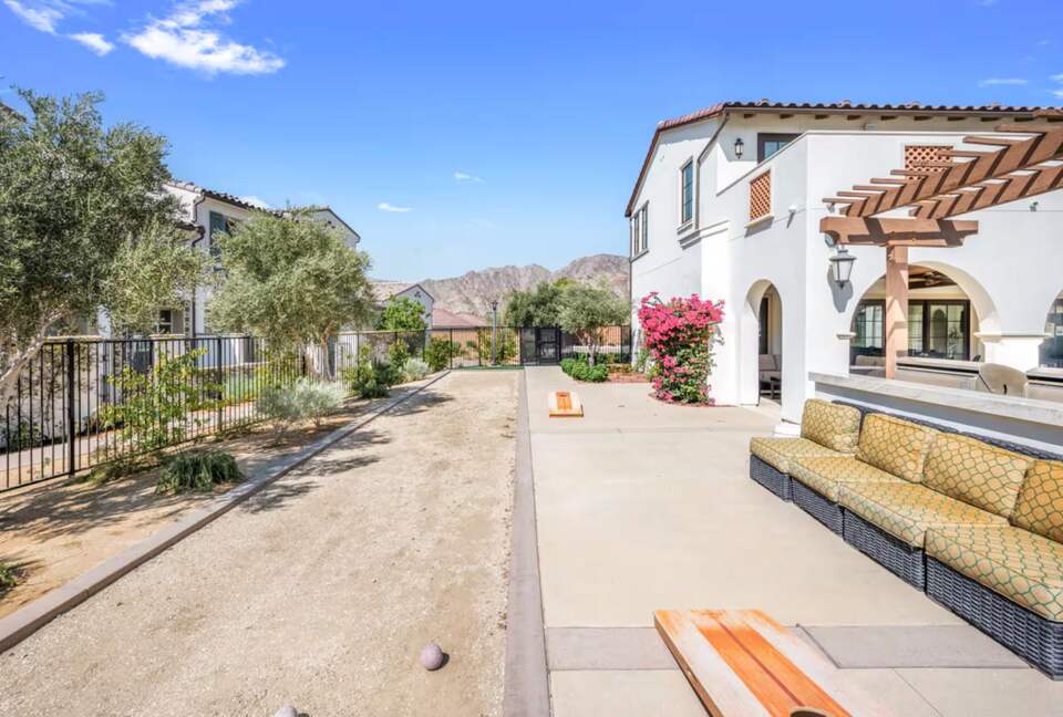 Luxe Desert Escape | On 18th Hole with Private Pool & Hot Tub - La Quinta, California