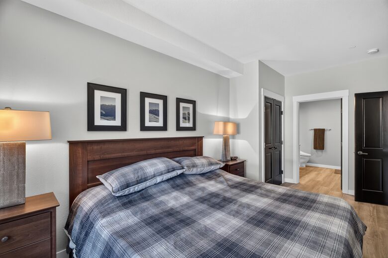 Top-Floor Alpine Escape in The Village at Palisades Tahoe - Olympic Valley, California