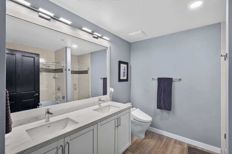 Top-Floor Alpine Escape in The Village at Palisades Tahoe - Olympic Valley, California