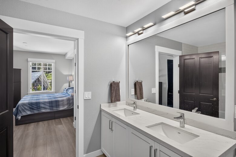 Top-Floor Alpine Escape in The Village at Palisades Tahoe - Olympic Valley, California