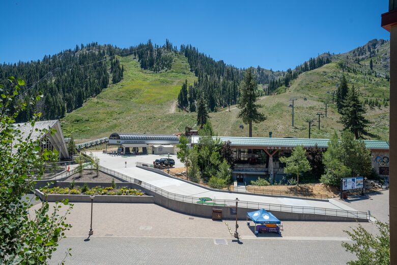 Top-Floor Alpine Escape in The Village at Palisades Tahoe - Olympic Valley, California