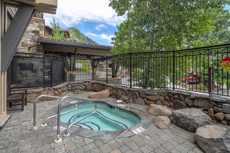 Top-Floor Alpine Escape in The Village at Palisades Tahoe - Olympic Valley, California