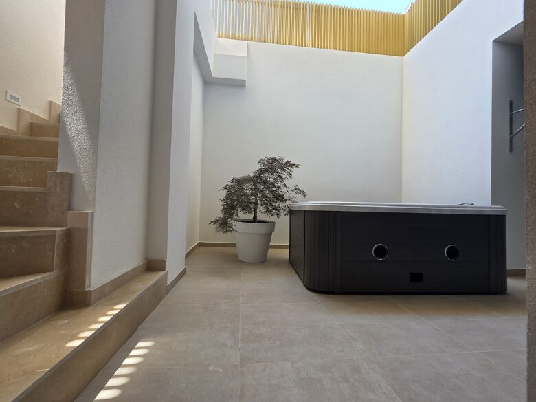 Coastal Comfort with Private Pool - Santo Spirito, Bari, Italy
