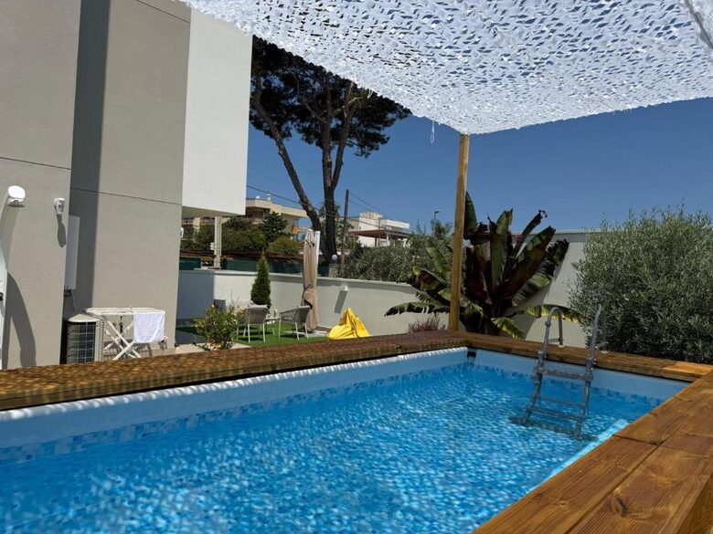 Coastal Comfort with Private Pool - Santo Spirito, Bari, Italy