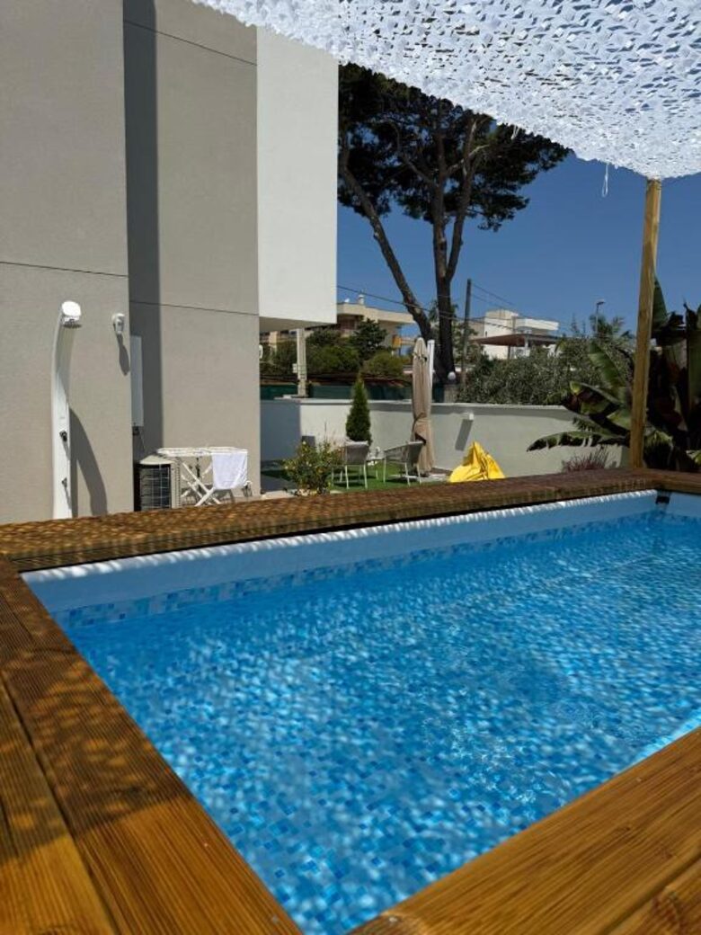 Coastal Comfort with Private Pool - Santo Spirito, Bari, Italy