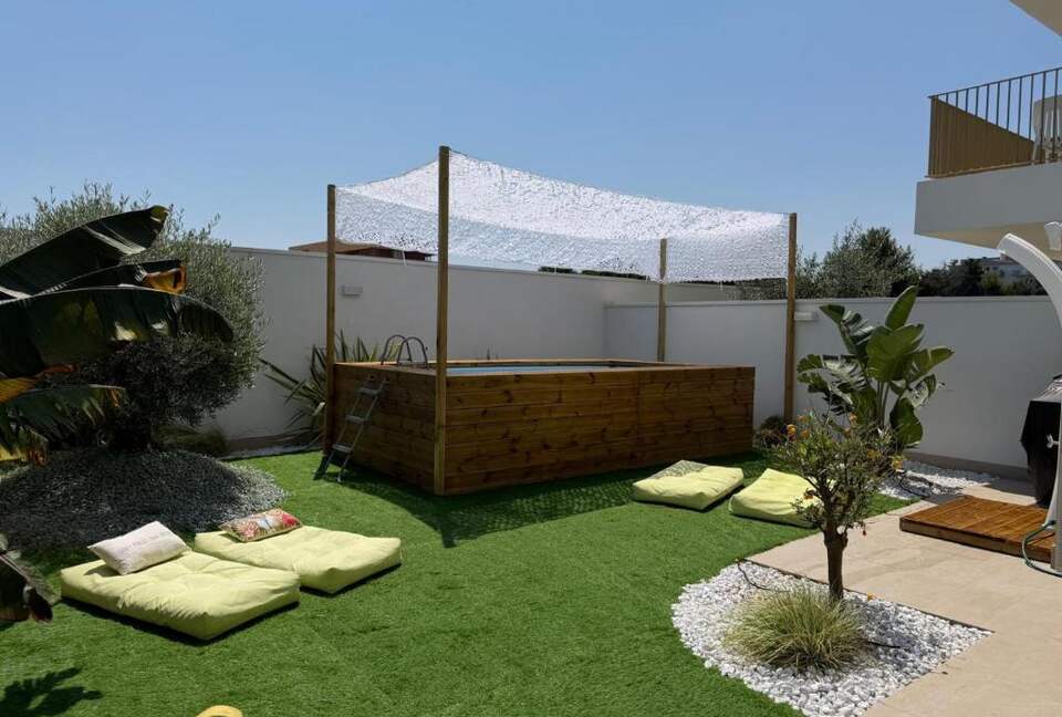 Coastal Comfort with Private Pool - Santo Spirito, Bari, Italy