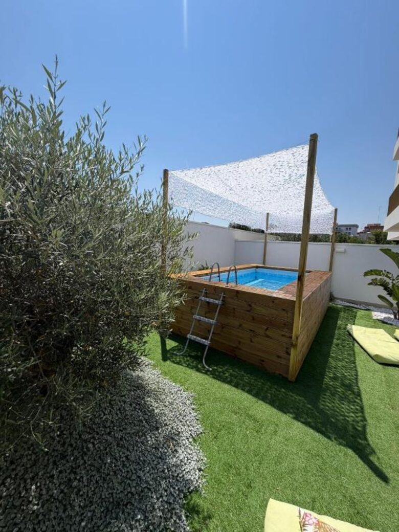 Coastal Comfort with Private Pool - Santo Spirito, Bari, Italy