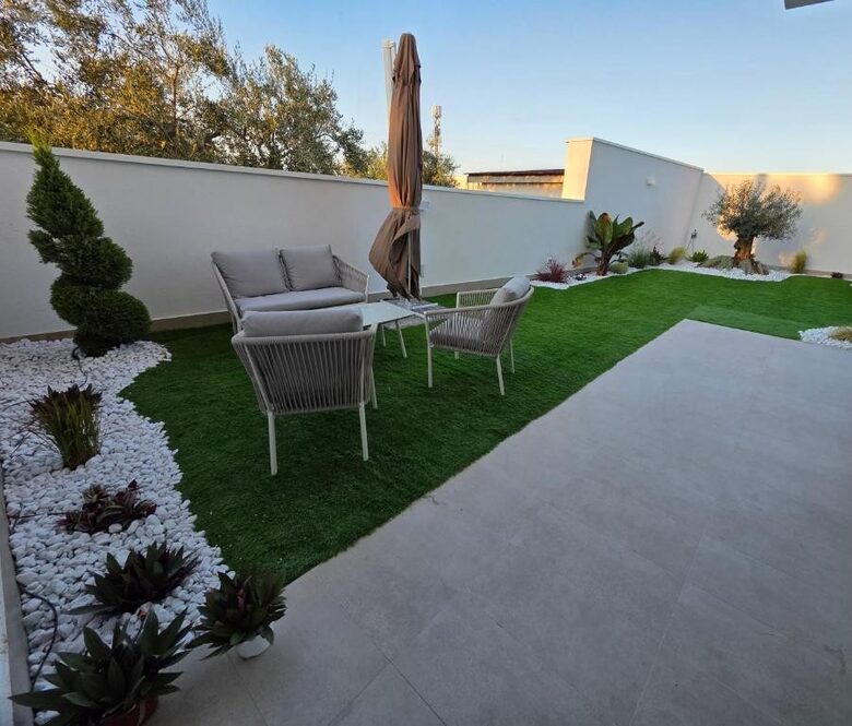 Coastal Comfort with Private Pool - Santo Spirito, Bari, Italy
