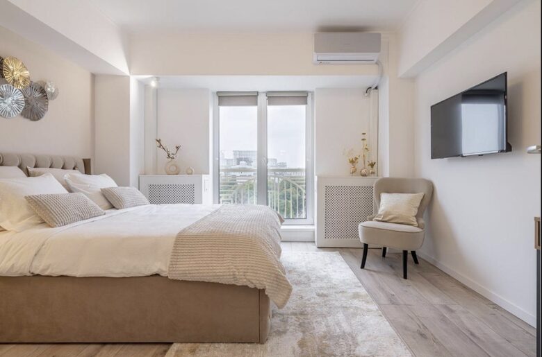 Top Floor City Views in Central Bucharest - Bucharest, Romania