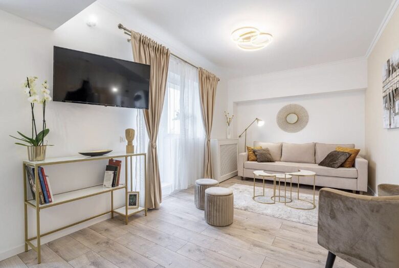 Top Floor City Views in Central Bucharest - Bucharest, Romania