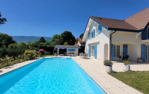 Refined Residence at the Gateway to Geneva - Saint-Genis-Pouilly, France