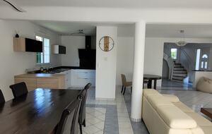 Refined Residence at the Gateway to Geneva - Saint-Genis-Pouilly, France