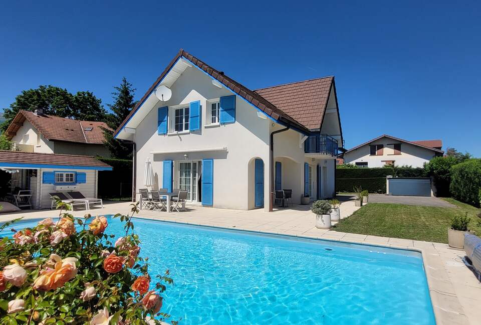 Refined Residence at the Gateway to Geneva - Saint-Genis-Pouilly, France
