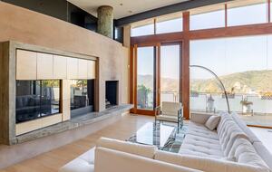 Award-Winning Contemporary Home in the Hills of Laguna Beach - Laguna Beach, California