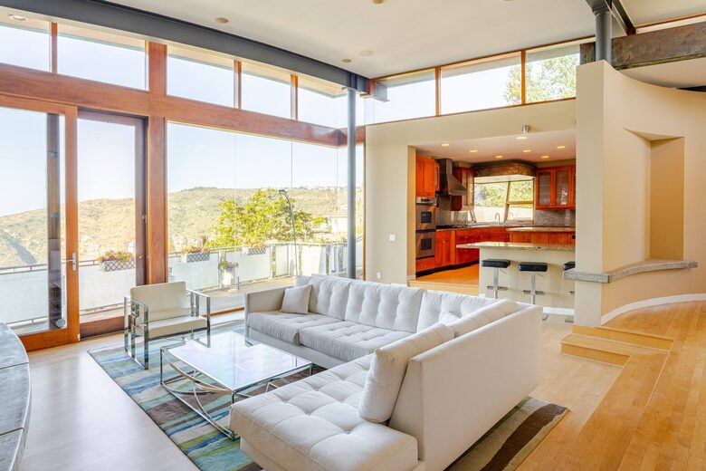Award-Winning Contemporary Home in the Hills of Laguna Beach - Laguna Beach, California