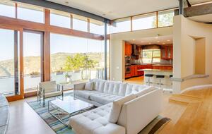Award-Winning Contemporary Home in the Hills of Laguna Beach - Laguna Beach, California