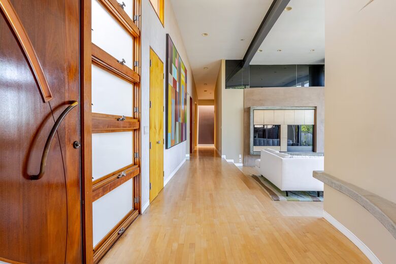 Award-Winning Contemporary Home in the Hills of Laguna Beach - Laguna Beach, California