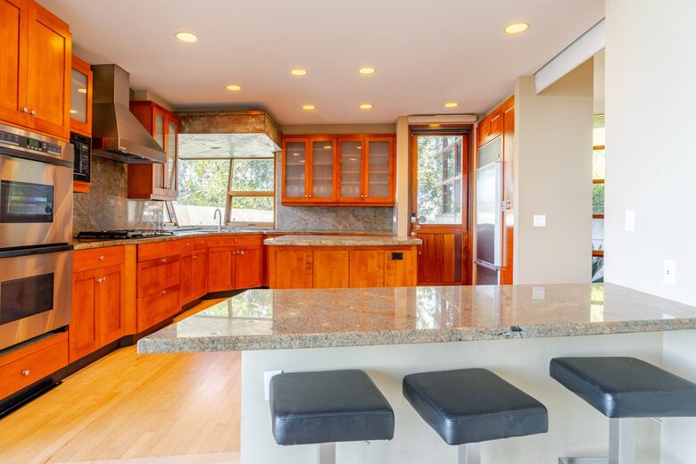 Award-Winning Contemporary Home in the Hills of Laguna Beach - Laguna Beach, California