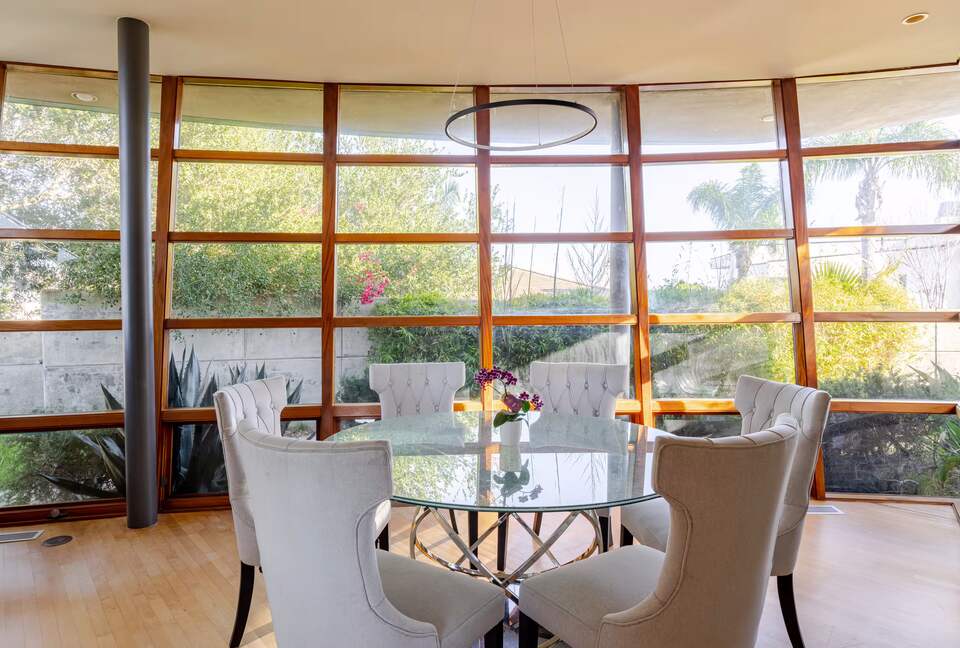 Award-Winning Contemporary Home in the Hills of Laguna Beach - Laguna Beach, California