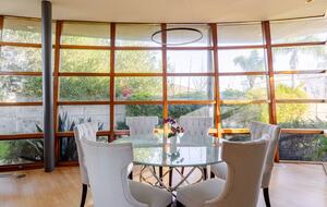 Award-Winning Contemporary Home in the Hills of Laguna Beach - Laguna Beach, California