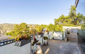 Award-Winning Contemporary Home in the Hills of Laguna Beach - Laguna Beach, California