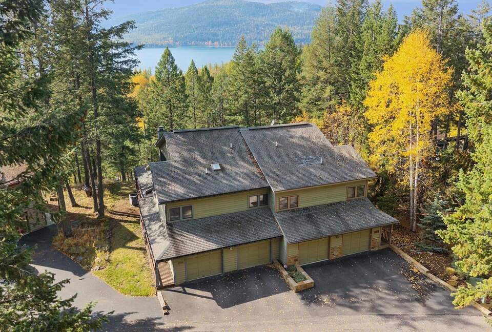 Whitefish Lake Views Minutes from Downtown and Skiing - Whitefish, Montana