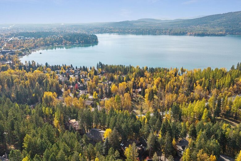 Whitefish Lake Views Minutes from Downtown and Skiing - Whitefish, Montana