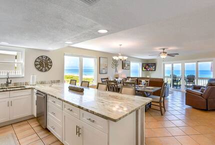 Gulf-View Beachfront Condo in Indian Shores - Indian Shores, Florida