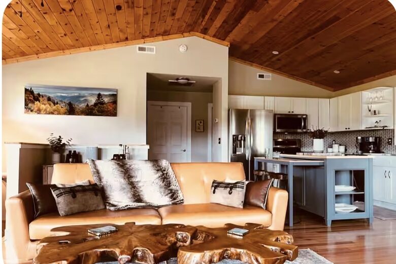Peaceful Mountain Home Between Waynesville & Asheville - Clyde, North Carolina