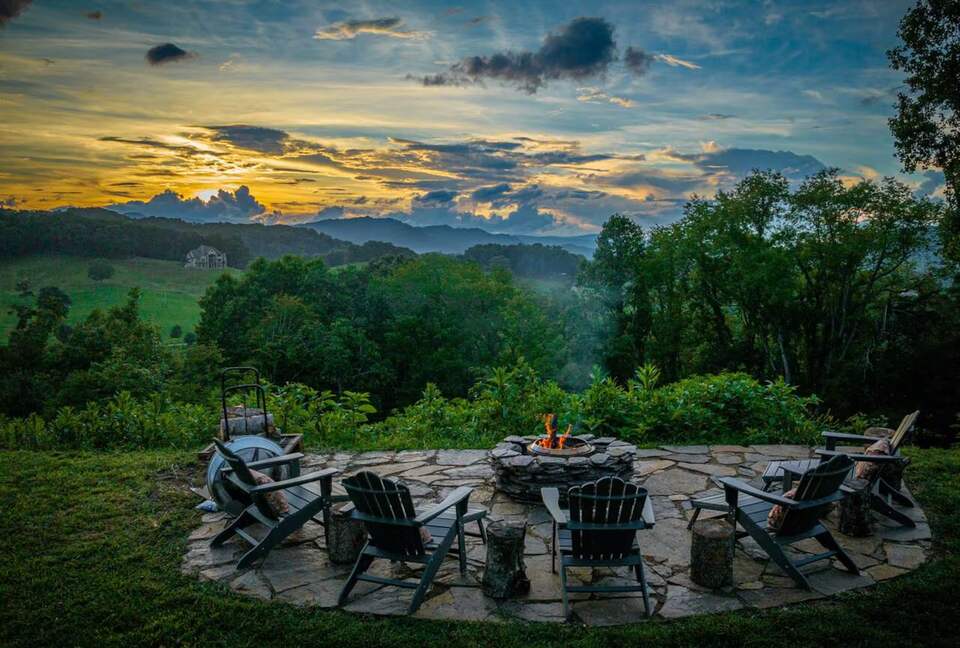 Peaceful Mountain Home Between Waynesville & Asheville - Clyde, North Carolina