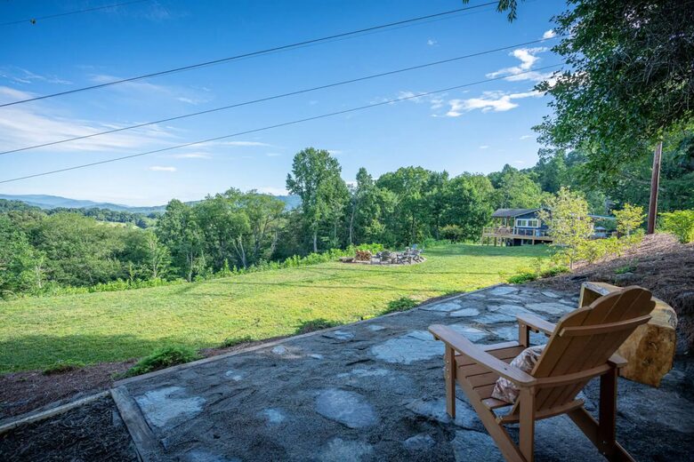 Peaceful Mountain Home Between Waynesville & Asheville - Clyde, North Carolina