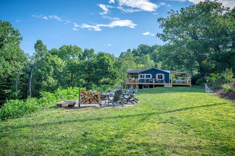 Peaceful Mountain Home Between Waynesville & Asheville - Clyde, North Carolina