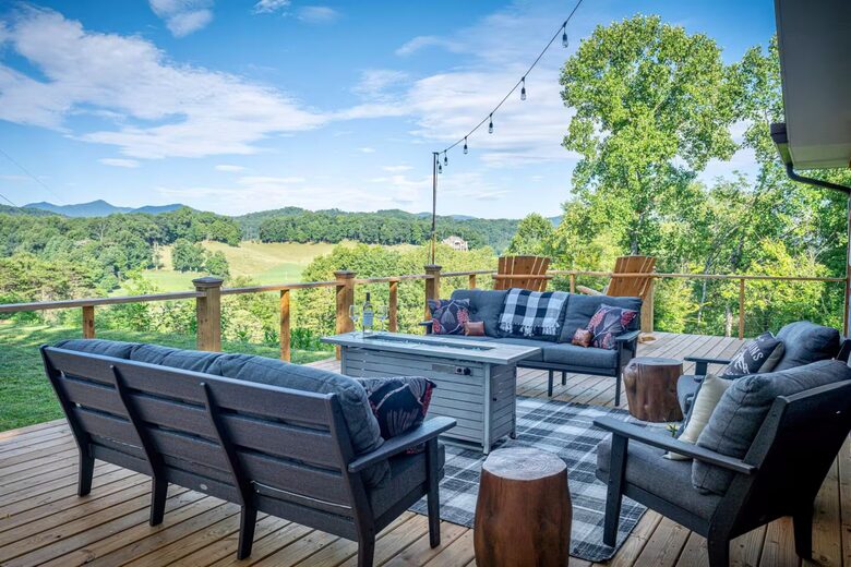 Peaceful Mountain Home Between Waynesville & Asheville - Clyde, North Carolina