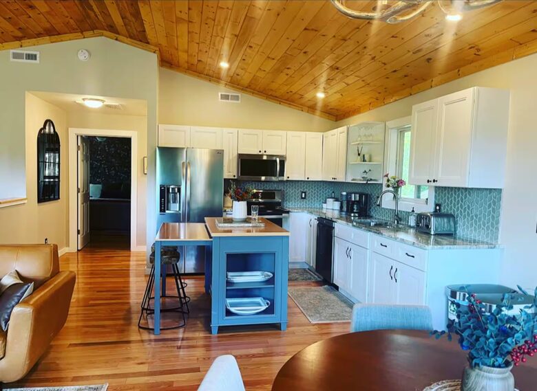 Peaceful Mountain Home Between Waynesville & Asheville - Clyde, North Carolina