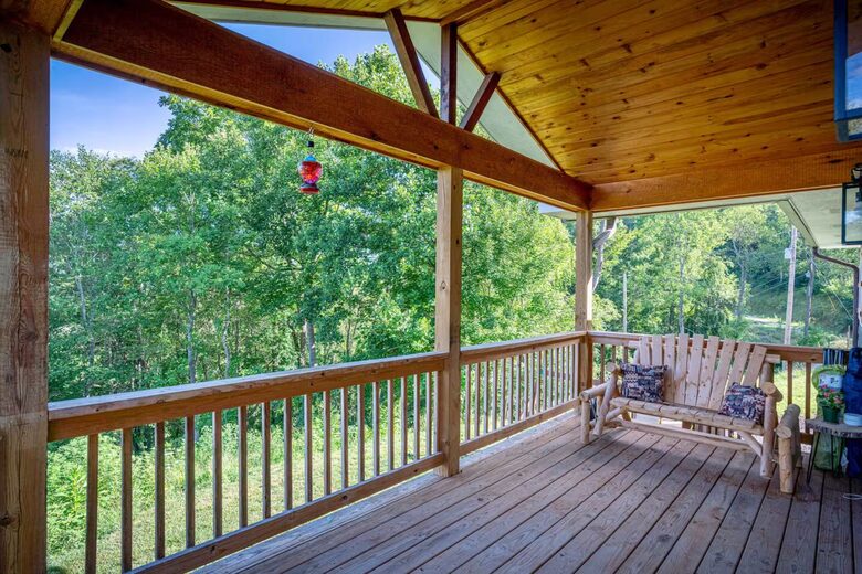 Peaceful Mountain Home Between Waynesville & Asheville - Clyde, North Carolina