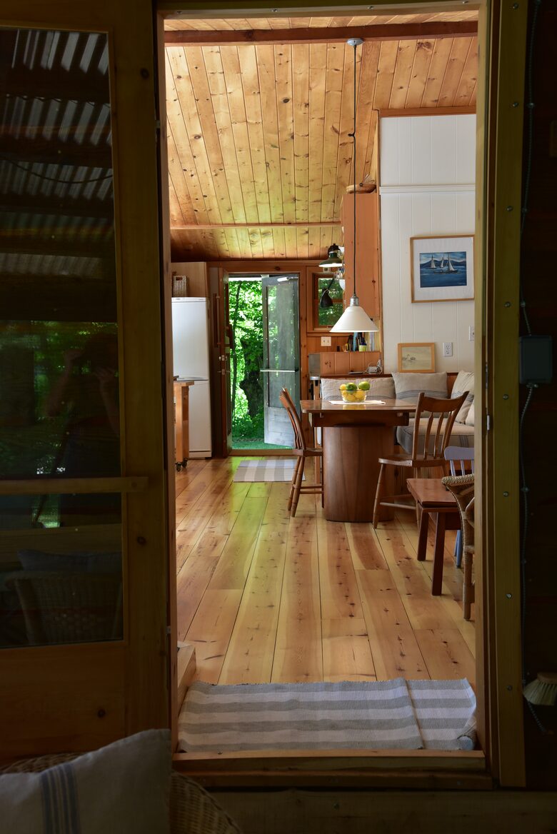 Private Woodland Retreat Along the Black River - Milford, Canada