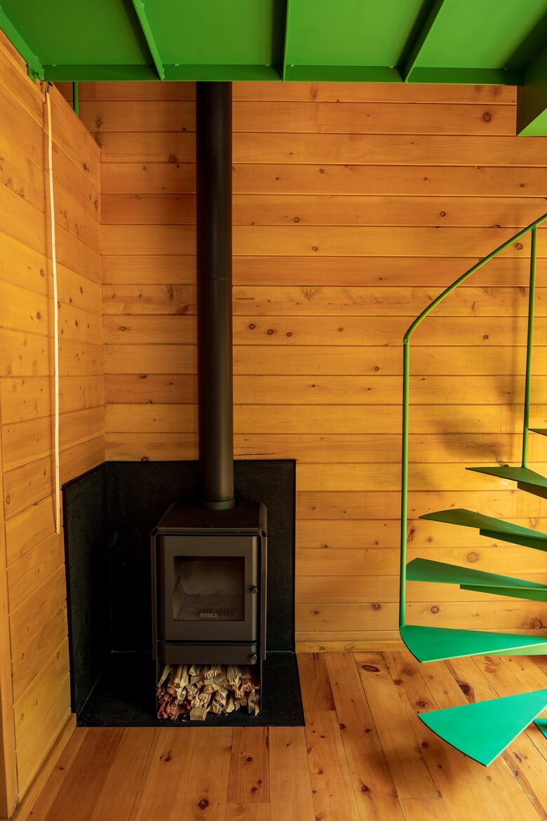Modern Forest Retreat Among the Pines of Valle de Bravo - Valle de Bravo, Mexico