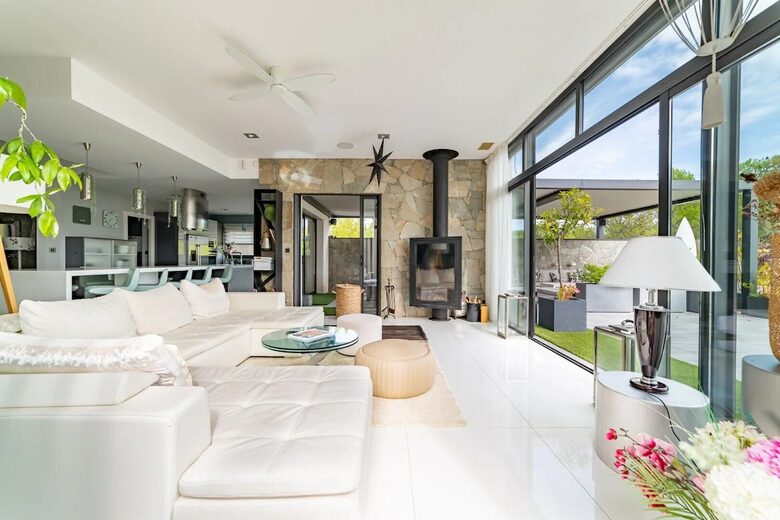 A Contemporary South of France Villa for Private Spa Days - Saint-Gély-du-Fesc, France