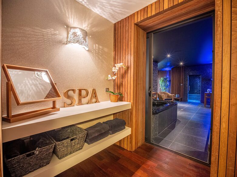 A Contemporary South of France Villa for Private Spa Days - Saint-Gély-du-Fesc, France
