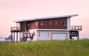 Pacific Northwest Escape Overlooking Skagit Bay - Bow, Washington